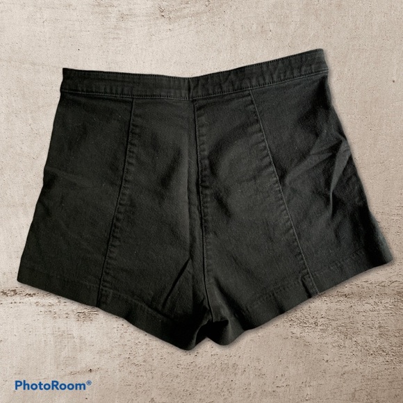 H&M High Rise Short Shorts - Picture 2 of 4